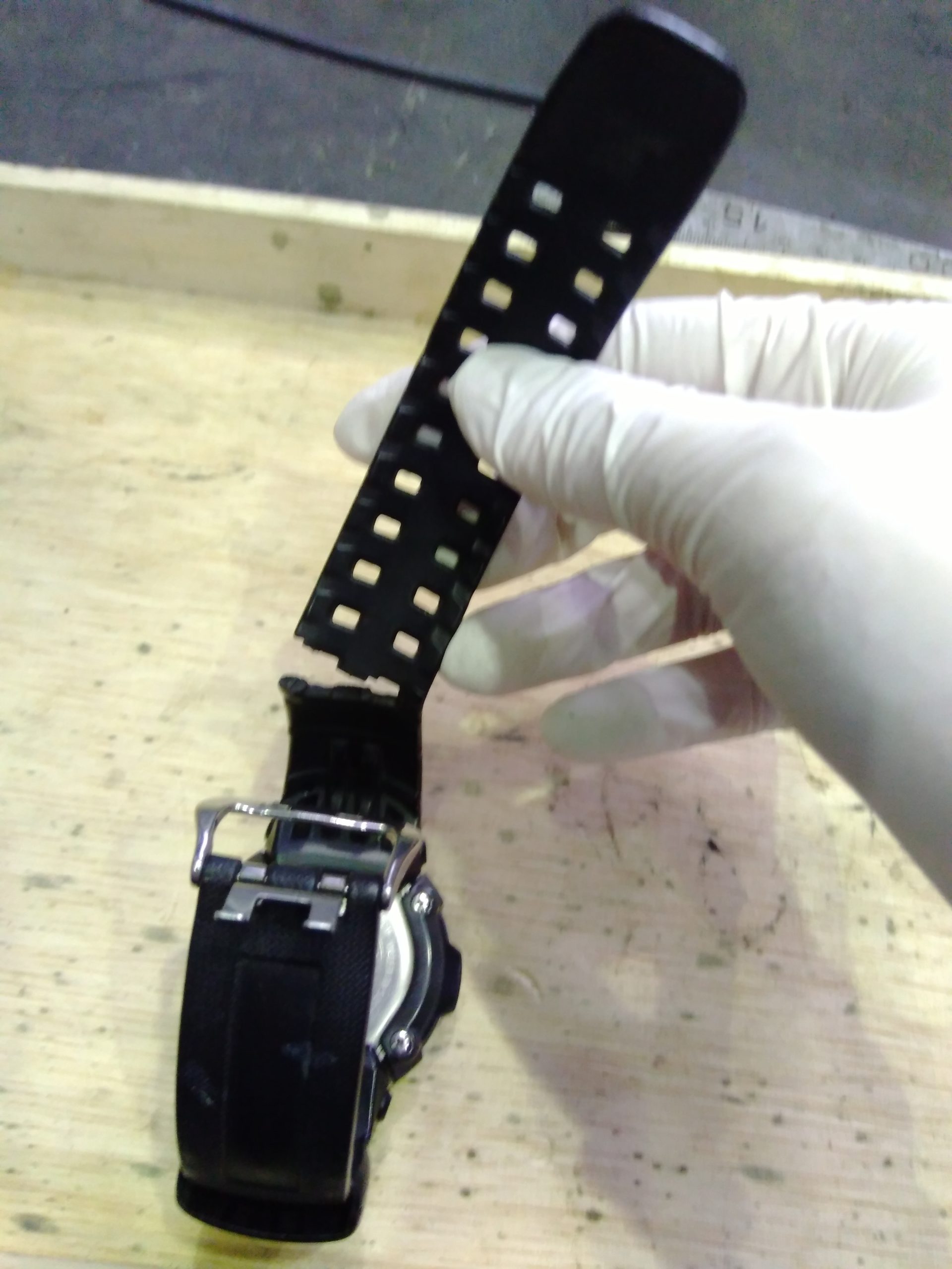 G－SHOCKのバンド交換は意外と簡単 感電工